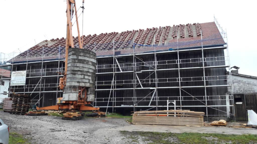 Ein Dach wird instandgesetzt